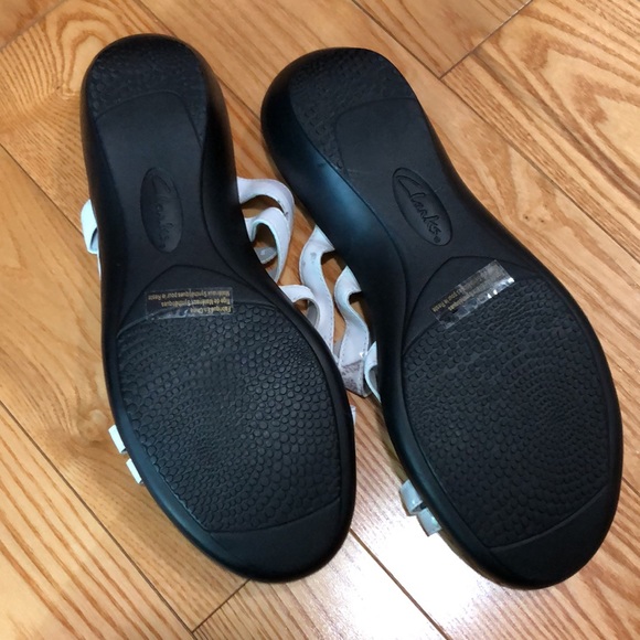 Clark’s White Sandals - Picture 2 of 7